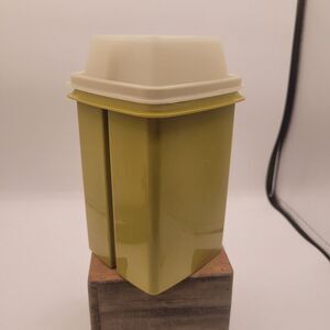 Tupperware Avocado Green Pickle Olive Keeper #1330-1 Vintage Made In USA‎